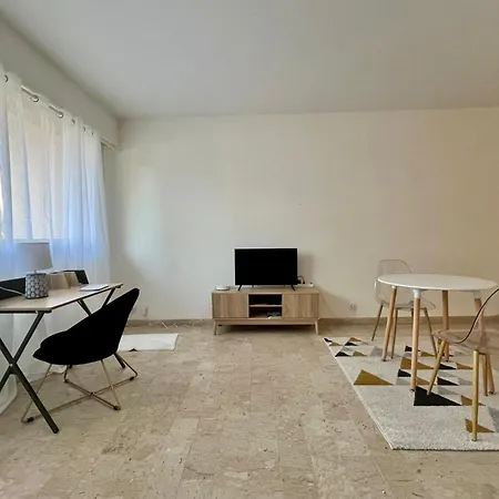 公寓 Pleasant 1-bedroom Close To The Seaside *