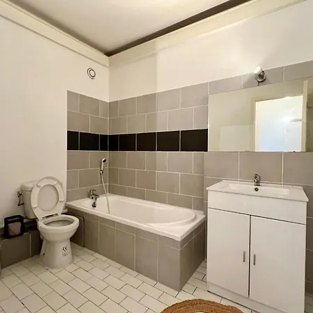 Pleasant 1-bedroom Close To The Seaside 公寓