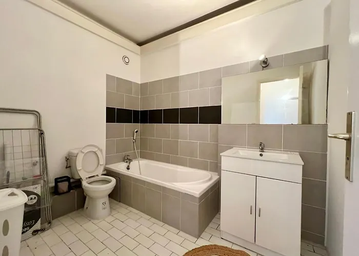 Pleasant 1-bedroom Close To The Seaside Appartamento